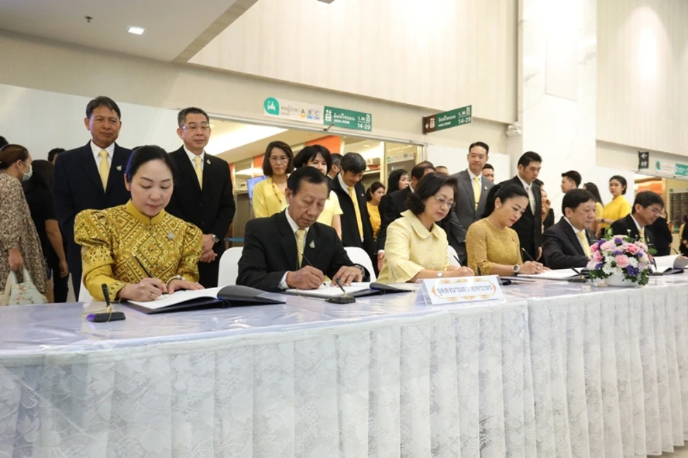 TTW ร่วมกับ กลุ่มบริษัท ช. การช่าง ร่วมลงนามถวายพระพร สมเด็จพระนางเจ้าสิริกิติ์ พระบรมราชินีนาถ พระบรมราชชนนีพันปีหลวง