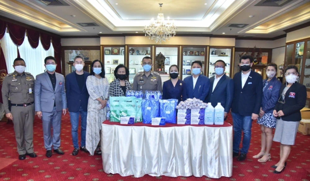 TTW และ กลุ่มวตท. 24 มอบน้ำดื่มทีทีดับบลิว หน้ากากอนามัย ชุด PPE และแอลกอฮอล์ แก่สำนักงานตำรวจแห่งชาติ