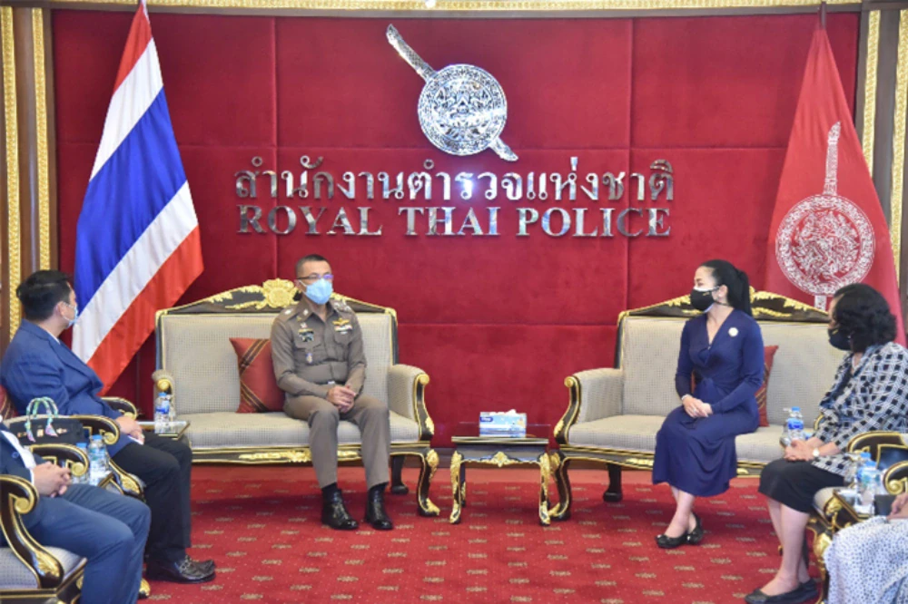 TTW และ กลุ่มวตท. 24 มอบน้ำดื่มทีทีดับบลิว หน้ากากอนามัย ชุด PPE และแอลกอฮอล์ แก่สำนักงานตำรวจแห่งชาติ