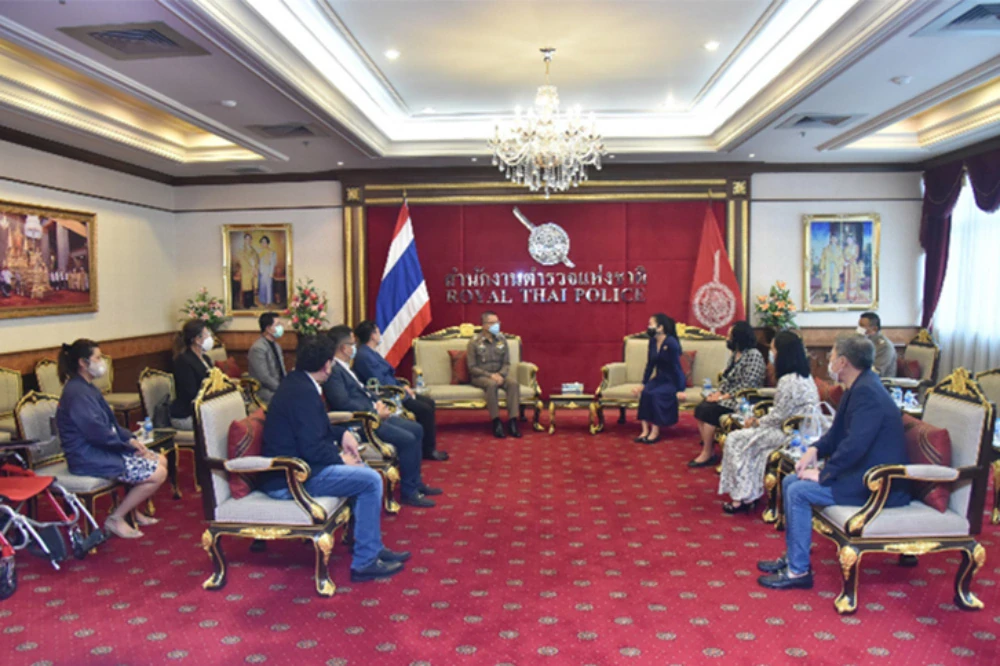 TTW และ กลุ่มวตท. 24 มอบน้ำดื่มทีทีดับบลิว หน้ากากอนามัย ชุด PPE และแอลกอฮอล์ แก่สำนักงานตำรวจแห่งชาติ