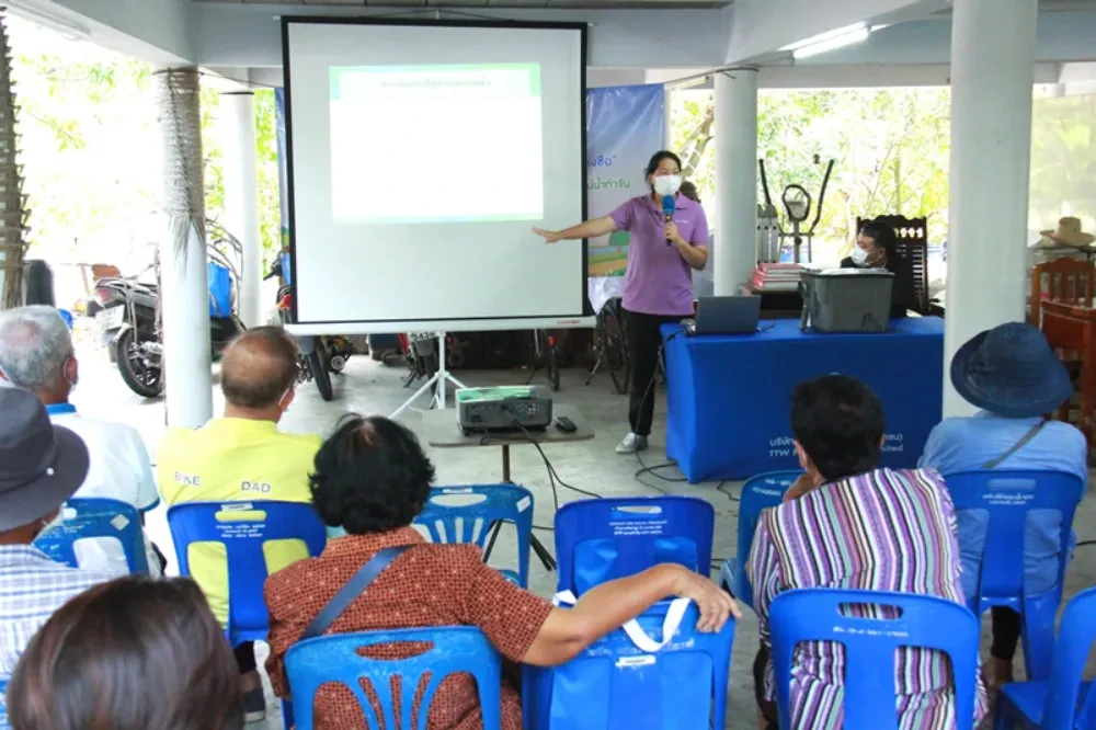 TTW organized a training course under the project. “Reviving the water quality of Khlong Bang Sue  to conserve the Tha Chin River” for community representatives and entrepreneurs located alo