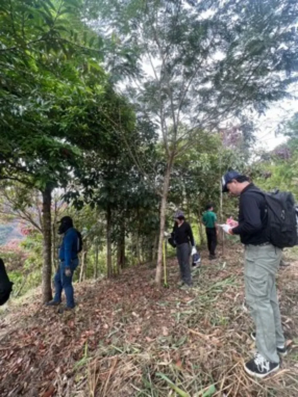 TTW ร่วมกับ ชมรมเรารักแม่น้ำท่าจีน จังหวัดนครปฐม ลงพื้นที่ตรวจติดตามผลป่าที่ปลูก ​ โครงการ “1 ล้านกล้า สร้างป่าต้นน้ำ” ประจำปี 2565 ณ อุทยานแห่งชาติทองผาภูมิ
