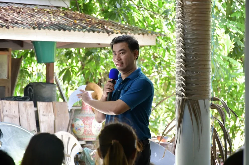 TTW organized a tree planting activity to enhance the landscape around Bang Sue Canal under the project "Restoring the Water Quality of Khlong Bang Sue Canal to Conserve the Tha Chin River," in collaboration with community representatives and entrepreneurs situated along theKhlong Bang Sue Canal