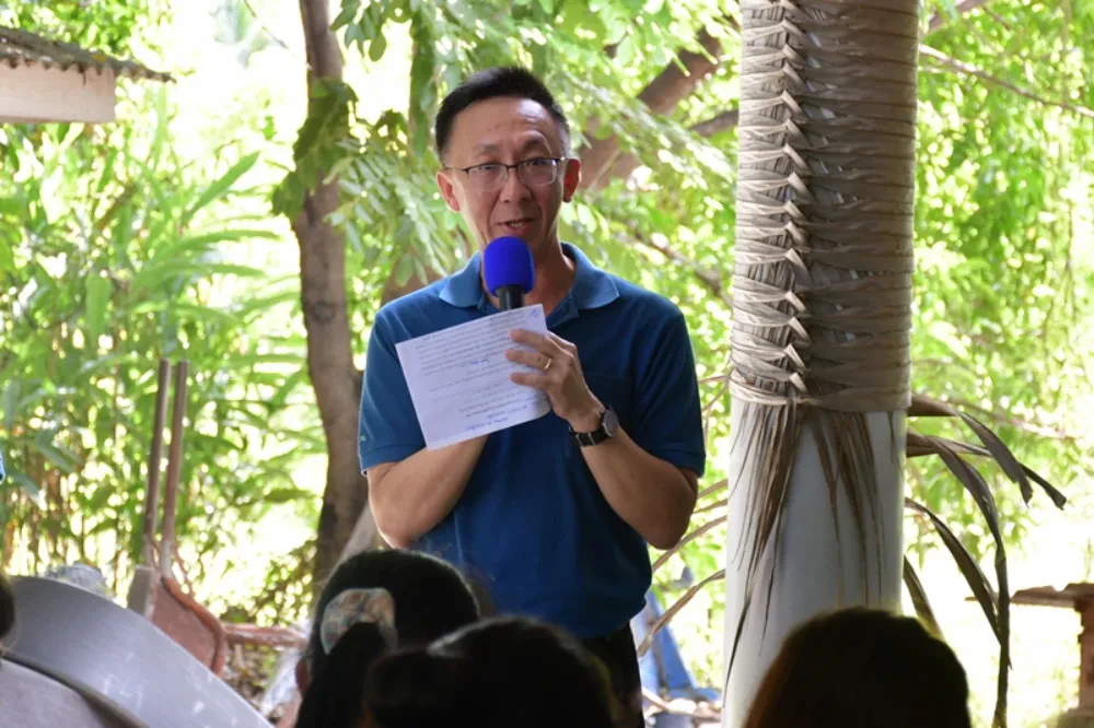 TTW organized a tree planting activity to enhance the landscape around Bang Sue Canal under the project "Restoring the Water Quality of Khlong Bang Sue Canal to Conserve the Tha Chin River," in collaboration with community representatives and entrepreneurs situated along theKhlong Bang Sue Canal