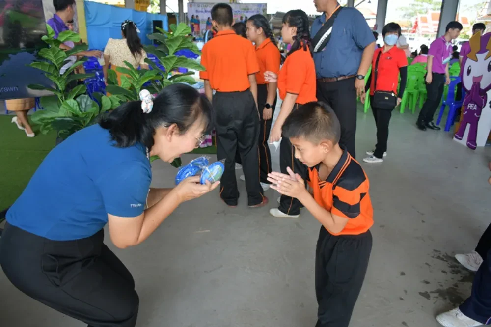TTW collaborates with the We Love Tha Chin River Club in Nakhon Pathom Province to organize activities on National Youth Day and National River and Canal Conservation Day in 2023. These events aim to raise awareness among the younger generation about the value of rivers and canals