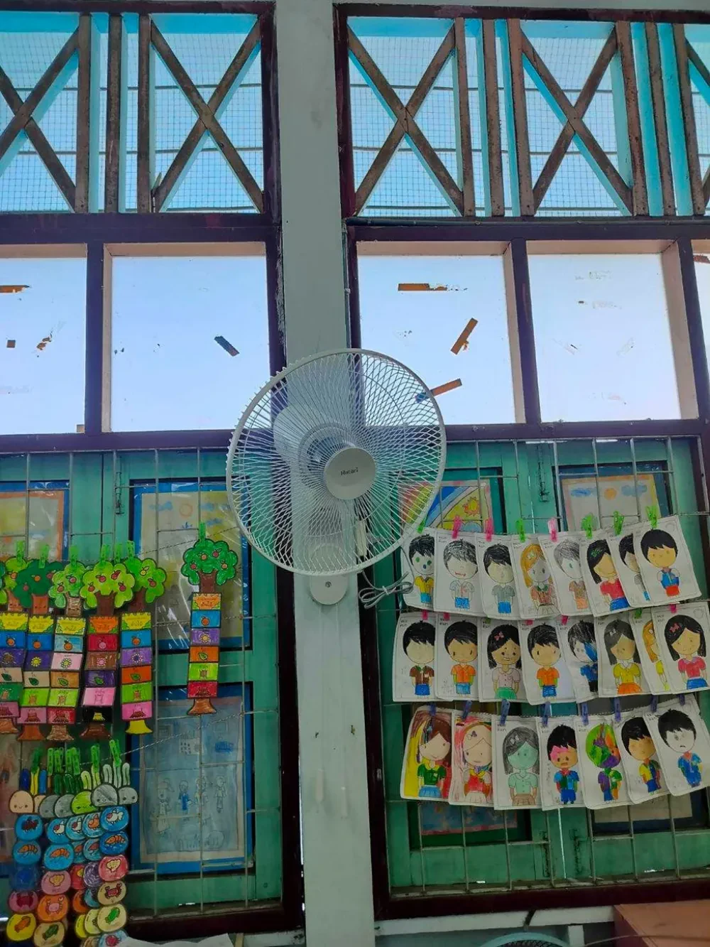 TTW สนับสนุนพัดลมโคจรและพัดลมติดผนัง ให้กับโรงเรียนวัดหอมเกร็ด จังหวัดนครปฐม