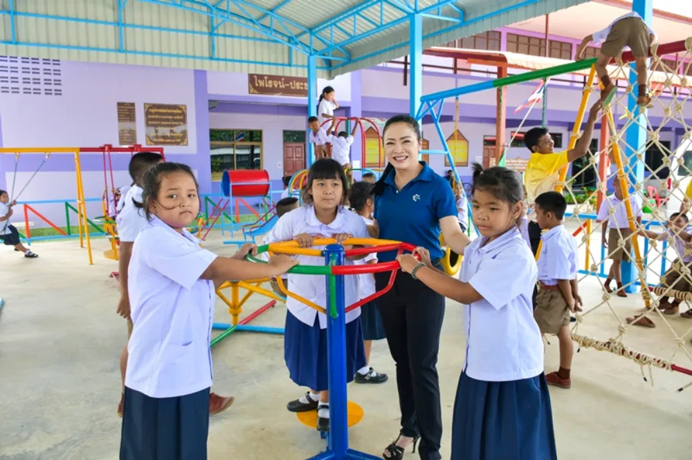 TTW ร่วมสนับสนุนการก่อสร้างรั้วอาคารศูนย์เด็กเล็กให้แก่ศูนย์พัฒนาเด็กเล็ก ตำบลบางระกำ และสนับสนุนโครงการปรับปรุงพื้นที่หลังคาและซ่อมแซมเครื่องเล่นสนามเด็กเล่น เพื่อเพิ่มความสุขในการเรียนรู้ให้แก่โรงเรียนวัดสุขวัฒนาราม