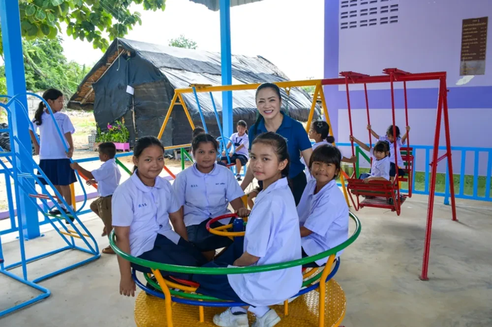 TTW ร่วมสนับสนุนการก่อสร้างรั้วอาคารศูนย์เด็กเล็กให้แก่ศูนย์พัฒนาเด็กเล็ก ตำบลบางระกำ และสนับสนุนโครงการปรับปรุงพื้นที่หลังคาและซ่อมแซมเครื่องเล่นสนามเด็กเล่น เพื่อเพิ่มความสุขในการเรียนรู้ให้แก่โรงเรียนวัดสุขวัฒนาราม