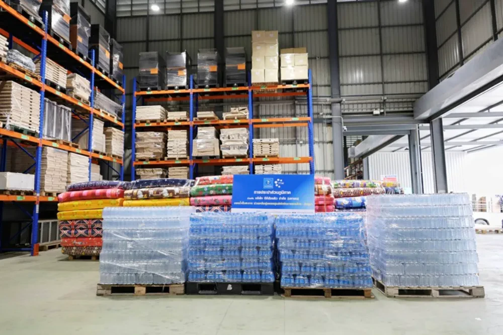 TTW ส่งมอบน้ำดื่ม และถุงยังชีพช่วยเหลือประชาชนที่อพยพ จากเหตุการณ์ไม่สงบชายแดน ไทย-กัมพูชา