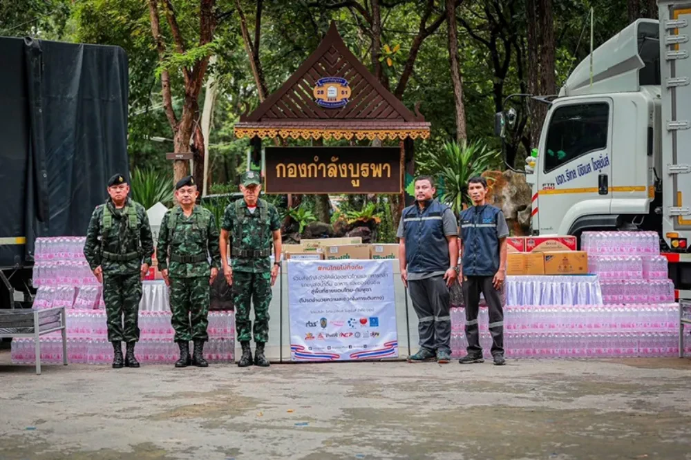 TTW ส่งมอบน้ำดื่ม และถุงยังชีพช่วยเหลือประชาชนที่อพยพ จากเหตุการณ์ไม่สงบชายแดน ไทย-กัมพูชา