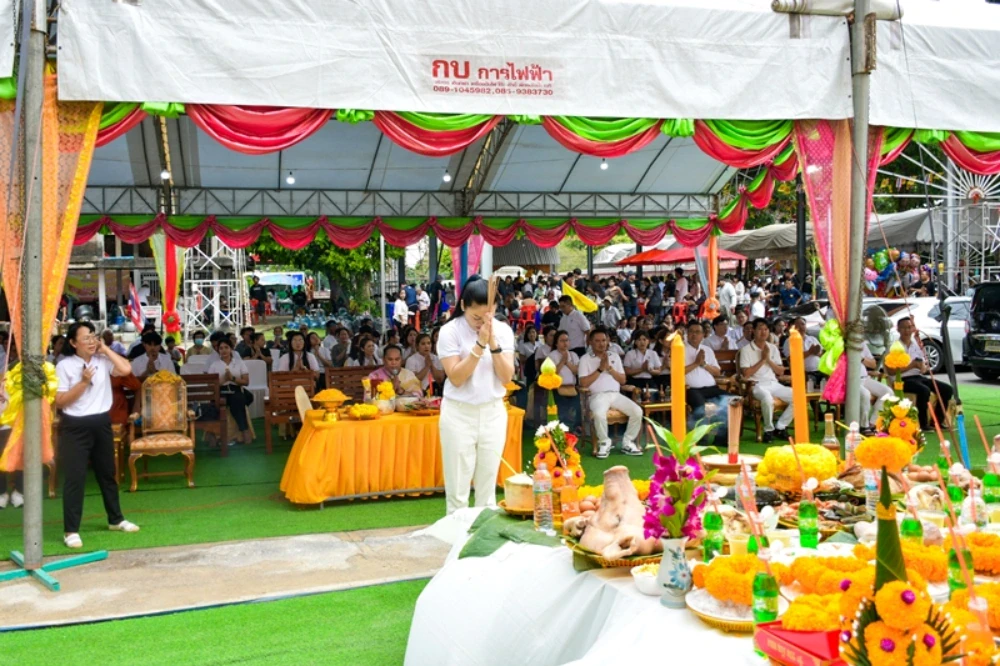 TTW participated in the annual Kathin ceremony in 2025 and raised the top of the Buddha image's umbrella at Wat Ban Phrao Nai, Pathum Thani Province