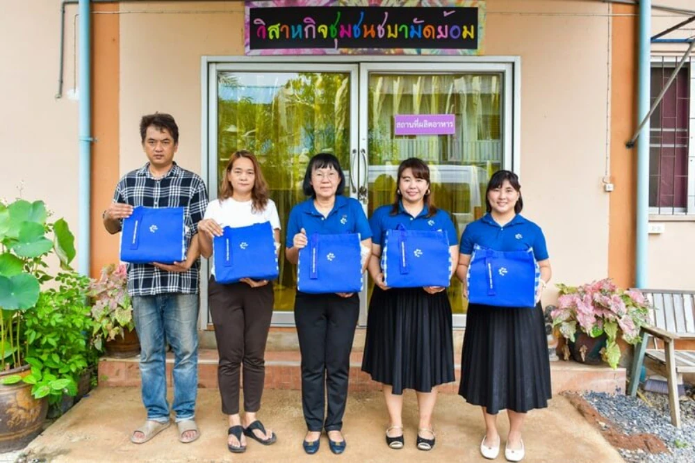 TTW's Gifts to Give: Delivering gifts and sharing happiness with society in a sustainable way