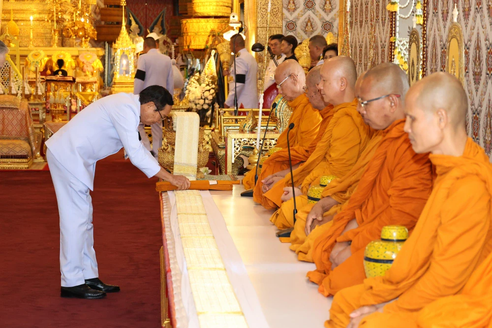 TTW, together with Ch. Karnchang Group, co-hosted a merit-making ceremony and laid wreaths to pay homage to the late Queen Sirikit, the Queen Mother