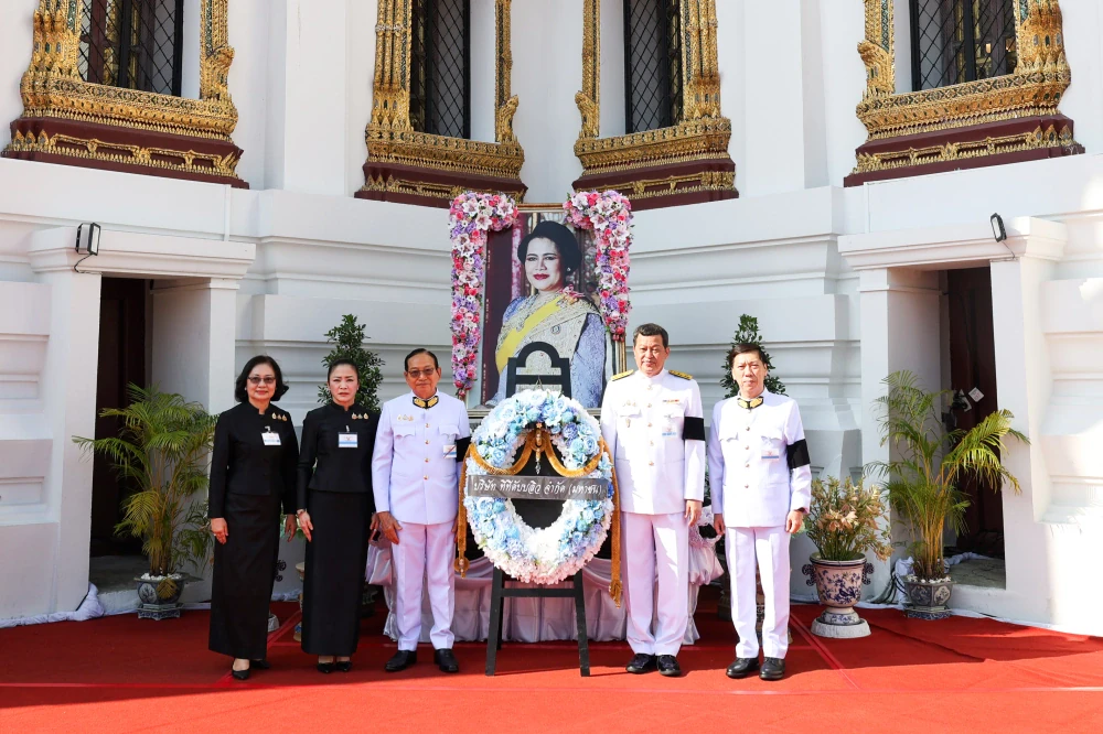 TTW ร่วมกับ กลุ่มบริษัท ช.การช่าง ร่วมเป็นเจ้าภาพบำเพ็ญกุศลและวางพวงมาลาถวายสักการะ พระบรมศพสมเด็จพระนางเจ้าสิริกิติ์ พระบรมราชินีนาถ พระบรมราชชนนีพันปีหลวง