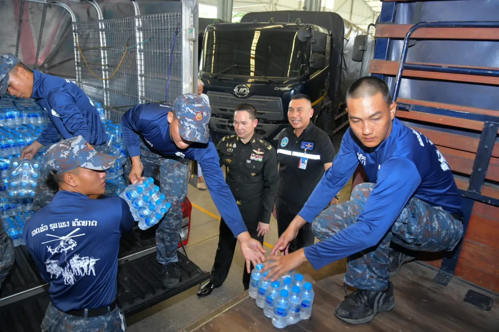 TTW has joined forces with the Royal Thai Air Force, the 2nd Infantry Regiment (King's Guard), and the Thai-Cambodian Situation Information Center (JIC) to provide 4,200 bottles of drinking water to assist flood victims in Prachinburi Province.